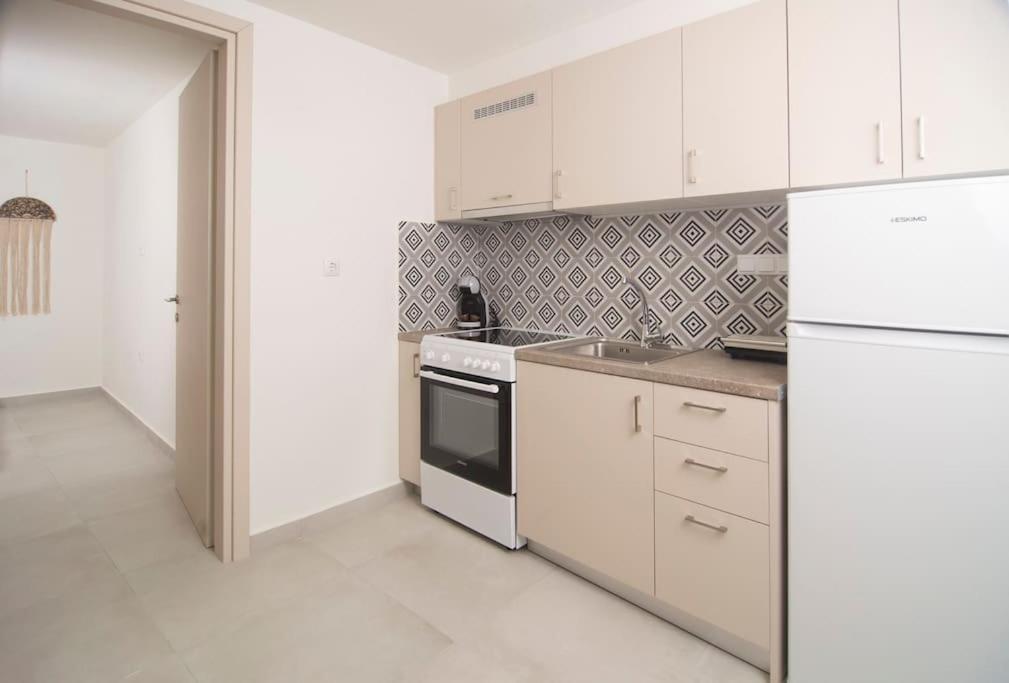 G&K House Garden Apartment Messíni Екстериор снимка