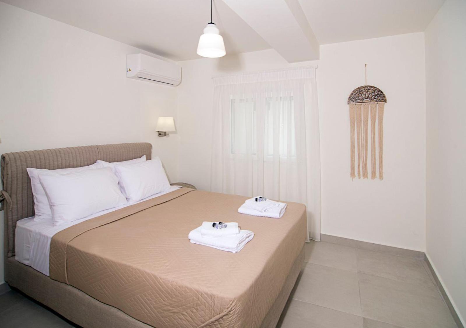 G&K House Garden Apartment Messíni Екстериор снимка